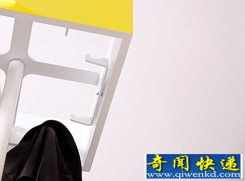 NAL衣帽架 灵感就是来自落地灯