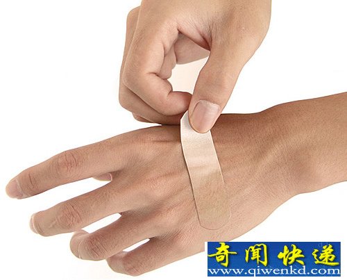 隐形了 “变色龙”创可贴