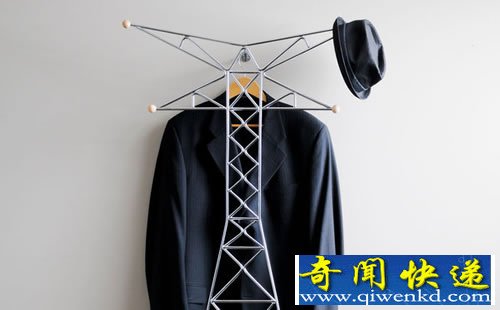 “高压”衣帽架 如此醒目的设计元素
