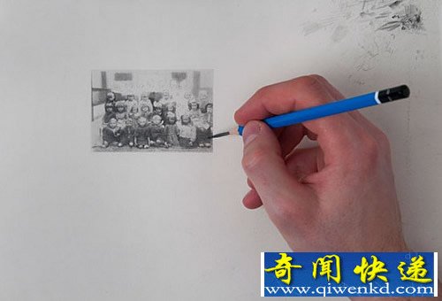 惊人的技艺“复制”黑白老照片 手绘技艺相当的了得