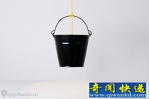 挂个水桶“装灯” 更贴近生活