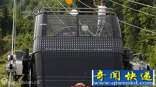 瑞士推出世界上第一辆敞篷缆车 可以容纳60名乘客