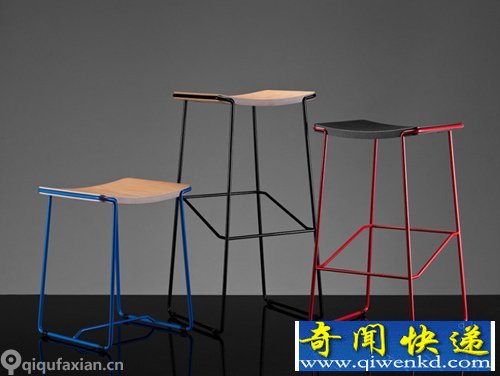 Wrap 三高凳子 采用钢材质的金属框架和胶合板材质椅面