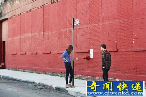 PENSA 太阳能路灯充电站 绿色环保