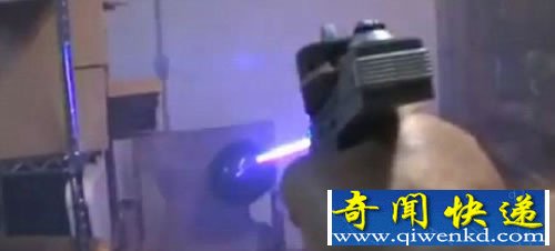科幻照进现实 激光枪能够射出强大的蓝色激光