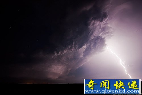闪电写真集 奇特的摄影师专拍自然奇观