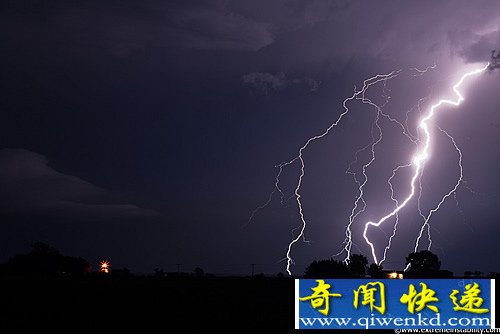 闪电写真集 奇特的摄影师专拍自然奇观