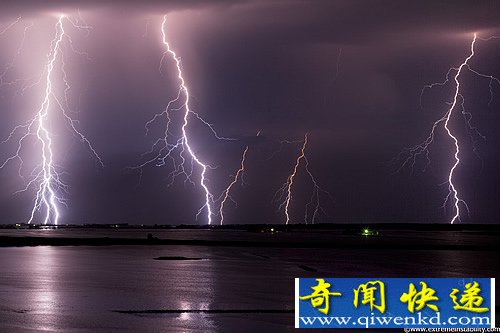 闪电写真集 奇特的摄影师专拍自然奇观