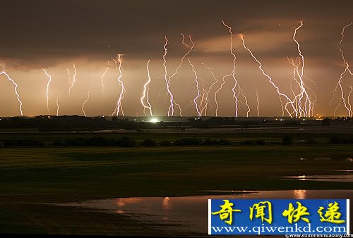 闪电写真集 奇特的摄影师专拍自然奇观