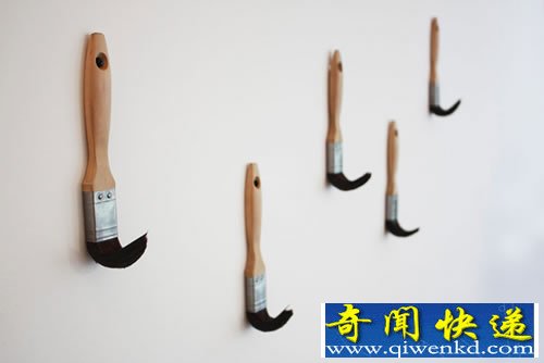 “刷子挂钩”就是来自于这意外的灵感