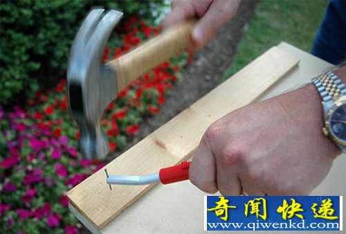 ThumbSaver 帮你钉钉子的辅助工具