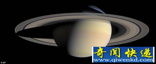 最令人震撼的土星照片 仔细看还有地球的影子