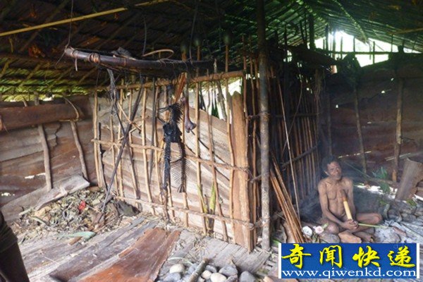 新几内亚岛食人族 女人地位仅次于猪新生儿惨遭被食