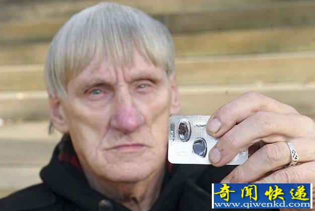英国74岁老人服下两颗伟哥 差点心脏病死亡