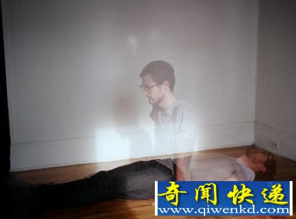 丈夫去世转世投胎成小鸟 六周后妻子恰巧买回