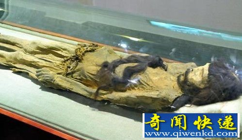 楼兰男干尸“怀抱”女子长发 跨越千年的爱恋