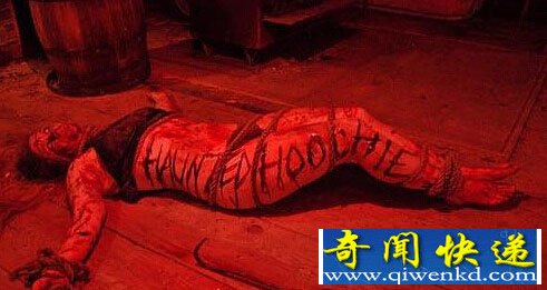 恐怖变态!美国一至尊鬼屋内容极端引发诸多热议