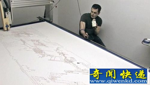 灵魂画家用自身血液绘制人形画像惊叹世人