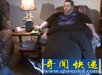 美国一男子阴囊重达90斤 痛苦不已欲做摘除手术