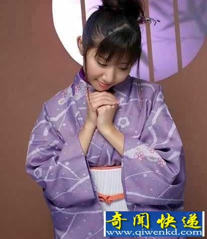 脱下裙子后的日本女人 让全世界脸红