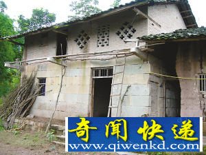 重庆丰都现实版“鬼屋” 一家4口陆续早逝