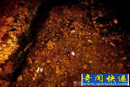 探寻世界上唯一能从内部探祕的火山!