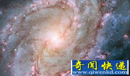 哈勃拍到神秘“双心”星系 中央有超大质量黑洞