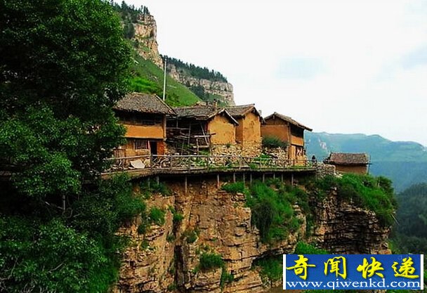 正在消失山西宁武“悬空村”