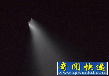 新疆多地出现UFO 可能是美国发射的洲际导弹