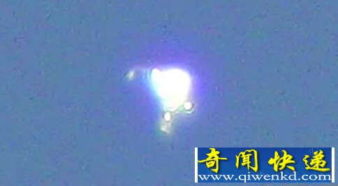 意大利米兰天空拍到金光闪闪的神秘UFO 这是我看过最美的UFO