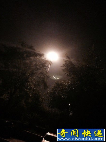 张馨予凌晨录节目疑发现UFO 不明飞行物轮廓明显