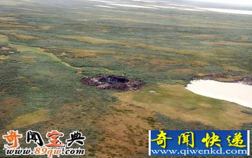 俄荒野惊现两巨型天坑 深百米呈完美锥形(组图)