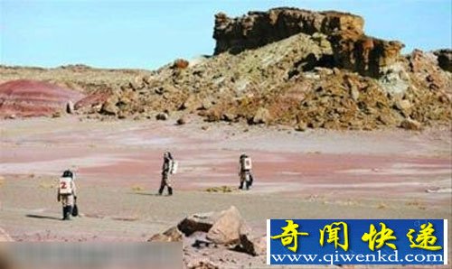美国科学家曾经在沙漠模拟过在火星上的生活