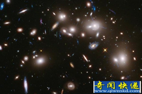 宇宙是什么颜色?科学家大胆猜测酷似拿铁咖啡