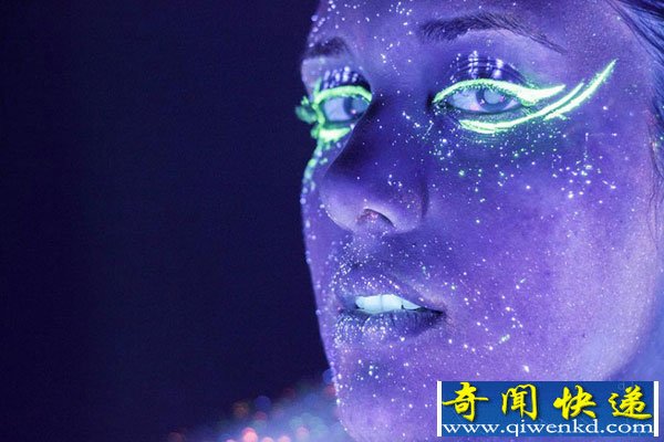 巴西摄影师塞布打造绚烂唯美荧光彩妆 模特如精灵