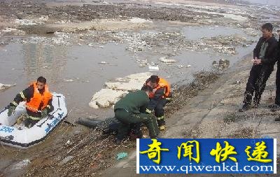 挟尸漫天要价! 少女遗体水中浸泡数日