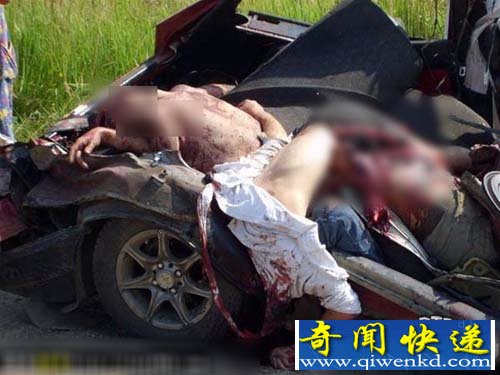 各类车祸尸体满地的惊悚现场图片集