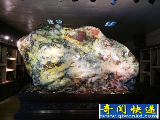 ������һ����ʯ���ھ���18���߲ʼ�Ѫ�� ר�ҹ�����3��Ԫ