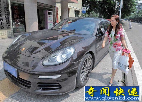 重庆渝北区阔太蔡晓琴开保时捷豪车居委会上班