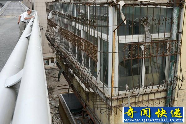 山西太原新建高架桥紧贴居民楼 最近处不足50厘米
