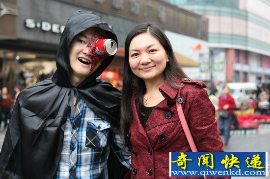 万圣欢乐节造势“妖魔”惊现成都地铁市民围观