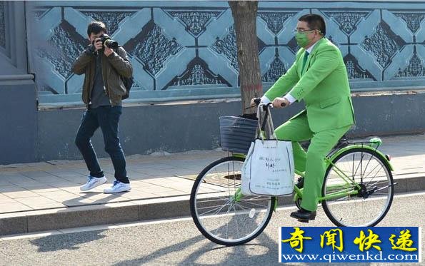 ����硱 �ﳵ�ϡ����ᡱ��һ�����³�����ɫ����