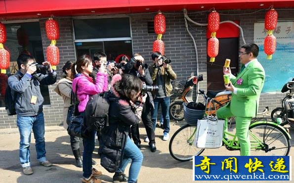 ����硱 �ﳵ�ϡ����ᡱ��һ�����³�����ɫ����