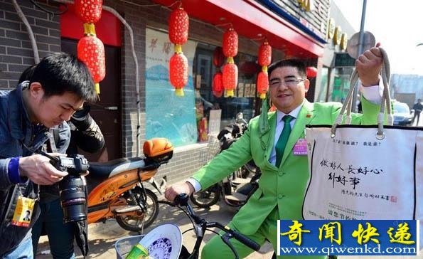 ����硱 �ﳵ�ϡ����ᡱ��һ�����³�����ɫ����