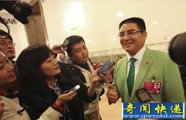 ����硱 �ﳵ�ϡ����ᡱ��һ�����³�����ɫ����