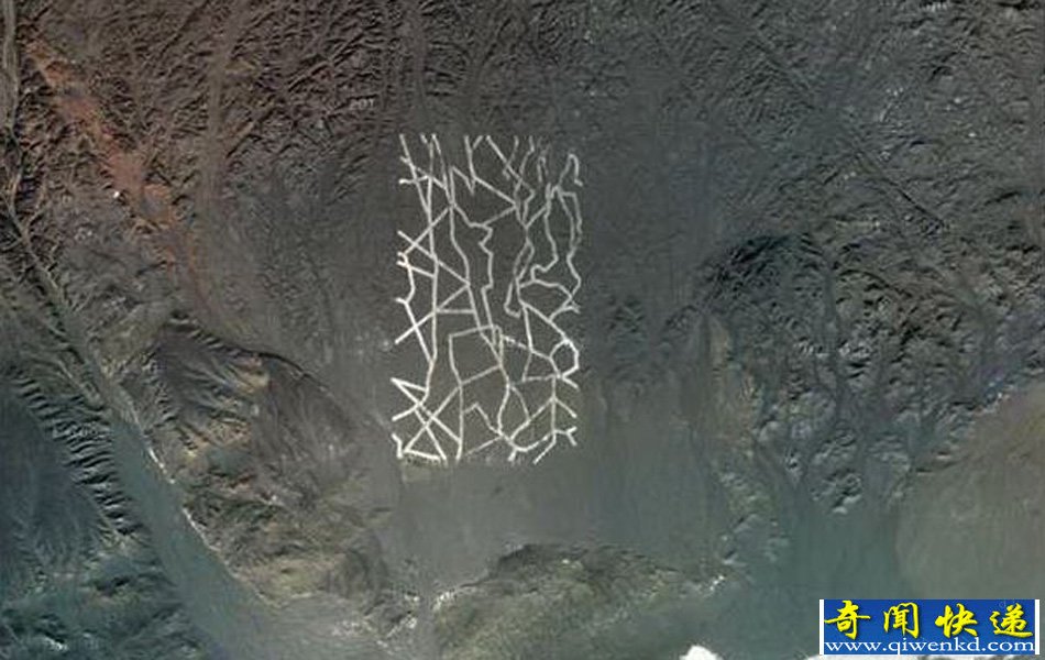Google地图上现中国沙漠怪异建筑群 无法根据卫星照片得出答案