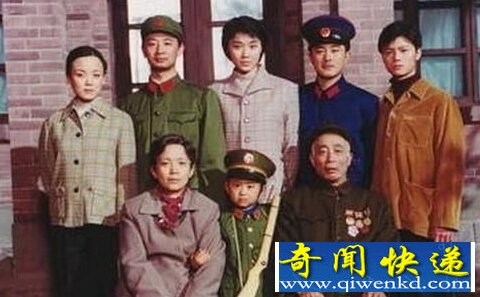 曝黄海波惊人军方背景震撼国人 现任女友曲栅栅个人资料