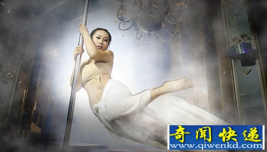 钢管舞美女惹火写真引爆时尚 传递缘杆文化
