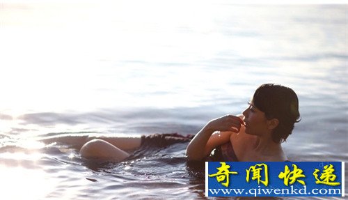 国民媳妇海清一改昔日的端庄形象 大胆性感出镜