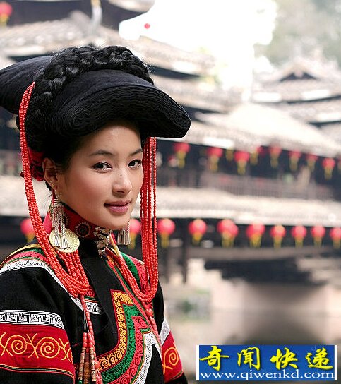 彝族美女玛嘿阿依惊艳照片曝光